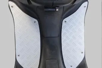 Rollertrittbleche Trittbretter für Roller / Scooter von BSB