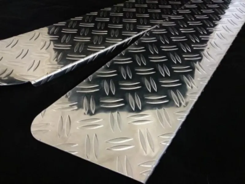 BSB DURABLE Trittbretter (4) Alu Riffel passend für Mercedes V-Klasse 447 ab 2014/2019