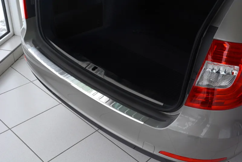 CLASSIC Ladekantenschutz Edelstahl passend für Skoda Superb II Kombi ab 6/2013-8/2015