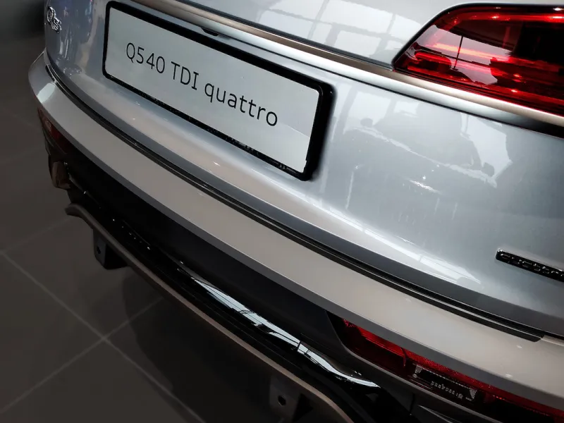 GRAPHIT Edelstahl Ladekantenschutz passend für Audi Q5 Sportback + S-Line ab 3/2021