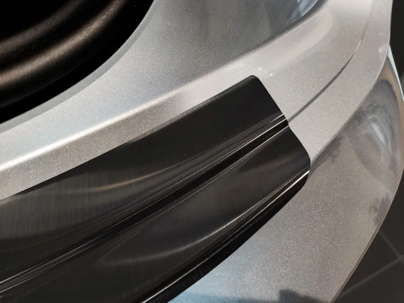 GRAPHIT Edelstahl Ladekantenschutz passend für Audi Q5 Sportback + S-Line ab 3/2021