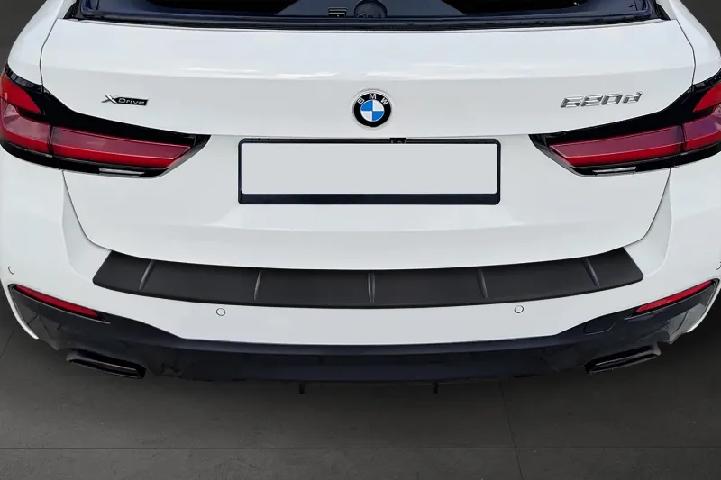 BLACK Ladekantenschutz Edelstahl schwarz passend für BMW 5er Touring (G31) ab FL 2020 - 2024 M-Paket