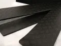 Trittschutzblech-Set (4tlg.) Alu Riffel schwarz passend für VW T7 ab 2021 Trittschutzblech-Set (4tlg.) Alu Riffel schwarz passend für VW T7 ab 2021