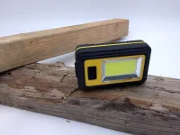 Leistungsstarke LED Akku Arbeitsleuchte mit Magnet und USB-Anschluss