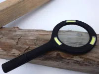 Lupe mit LED COB Sichtfeldbeleuchtung | handlich und batteriebetrieben