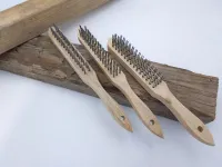 Drahtbürsten Set mit Holzgriff für hartnäckige Verschmutzungen